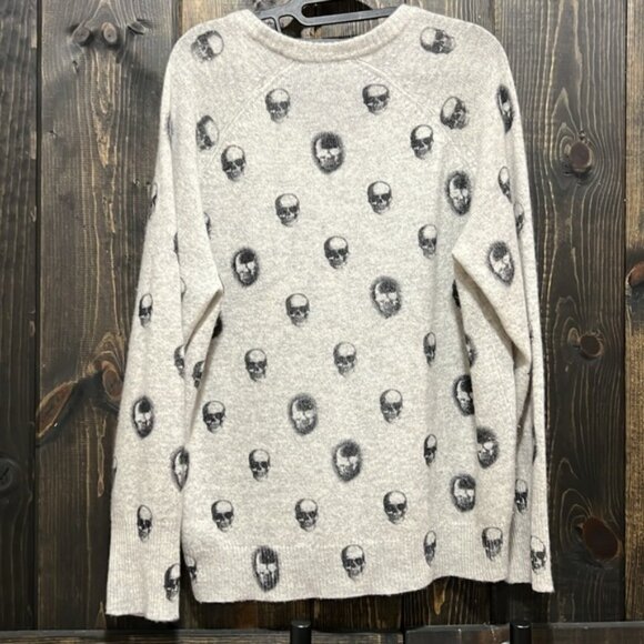 Skull Cashmere Sweater M Soft Halloween Cozy Goth Skulls - Picture 4 of 7